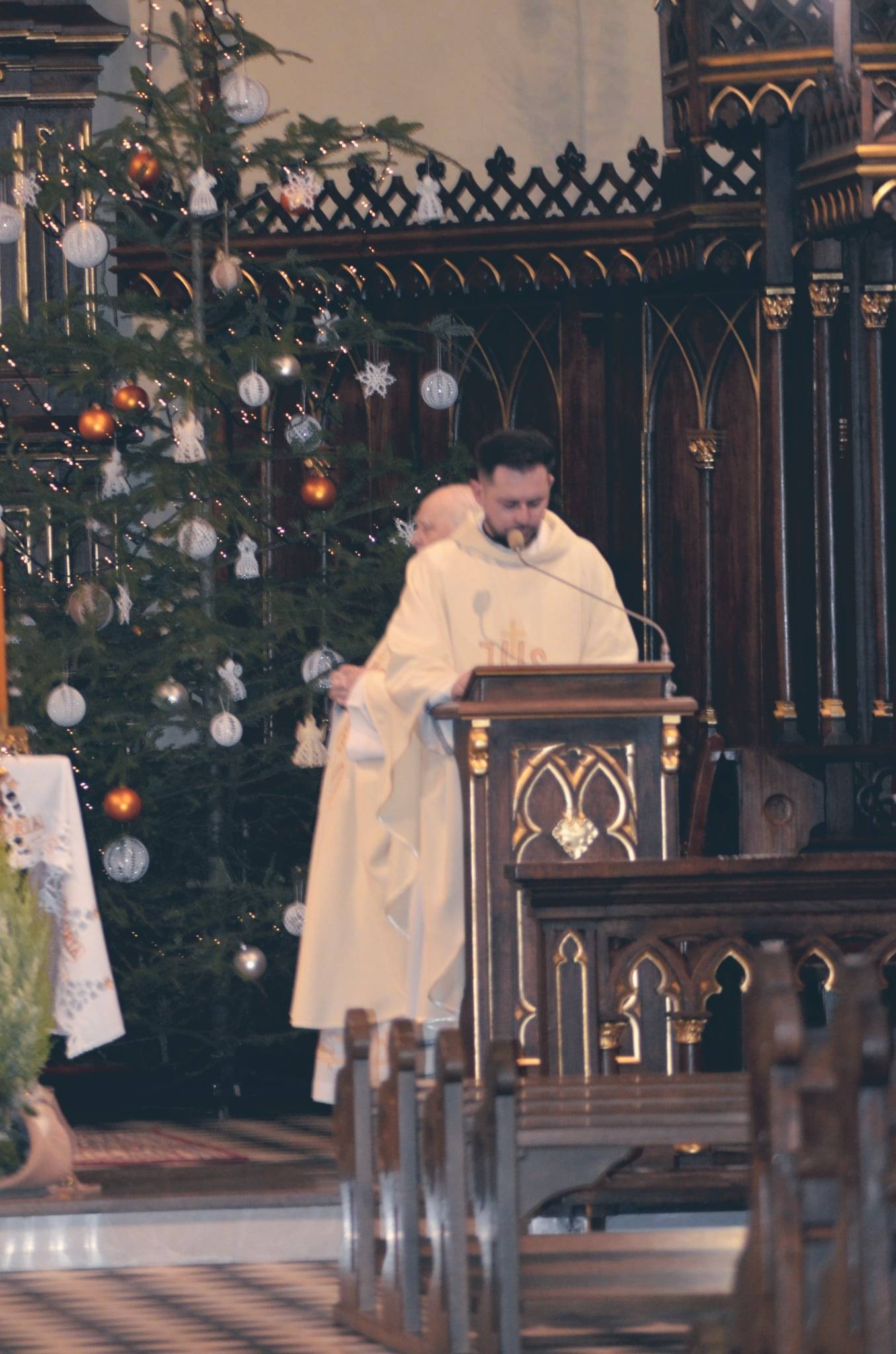 Fotografia przedstawia uczestników Chóru