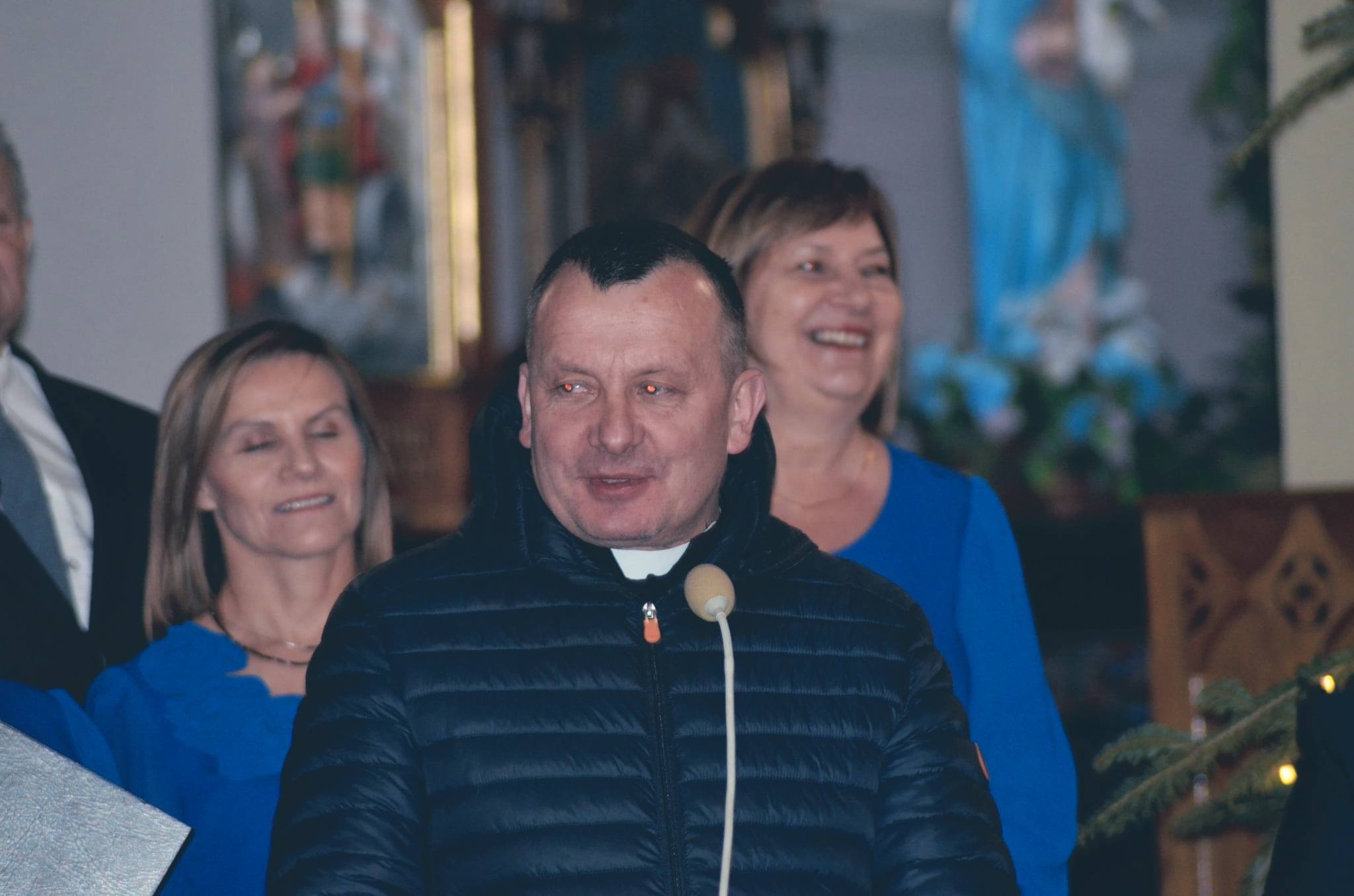 Fotografia przedstawia uczestników Chóru