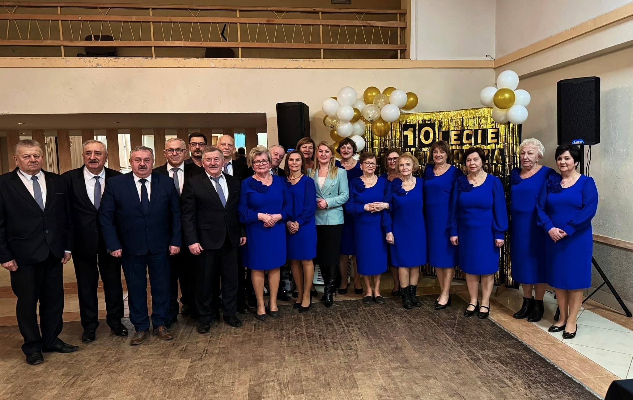 Fotografia przedstawia uczestników Chóru