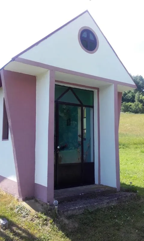 Kapliczka Matki Bożej i Św. Jana Nepomucena